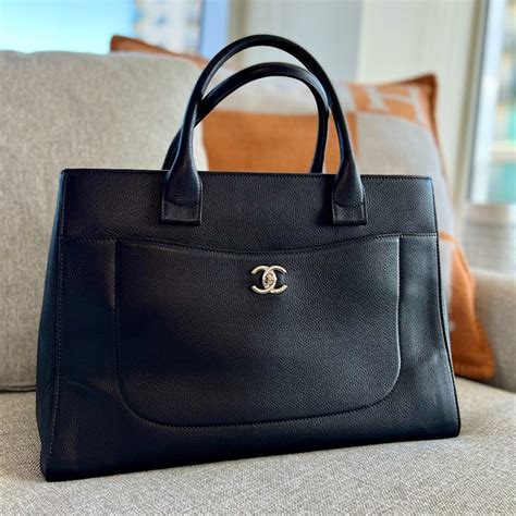 chanel executive tote large